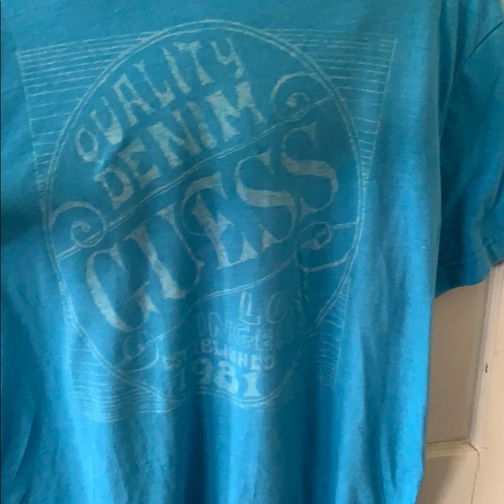 Men’s blue large guess tshirt - Picture 2 of 3
